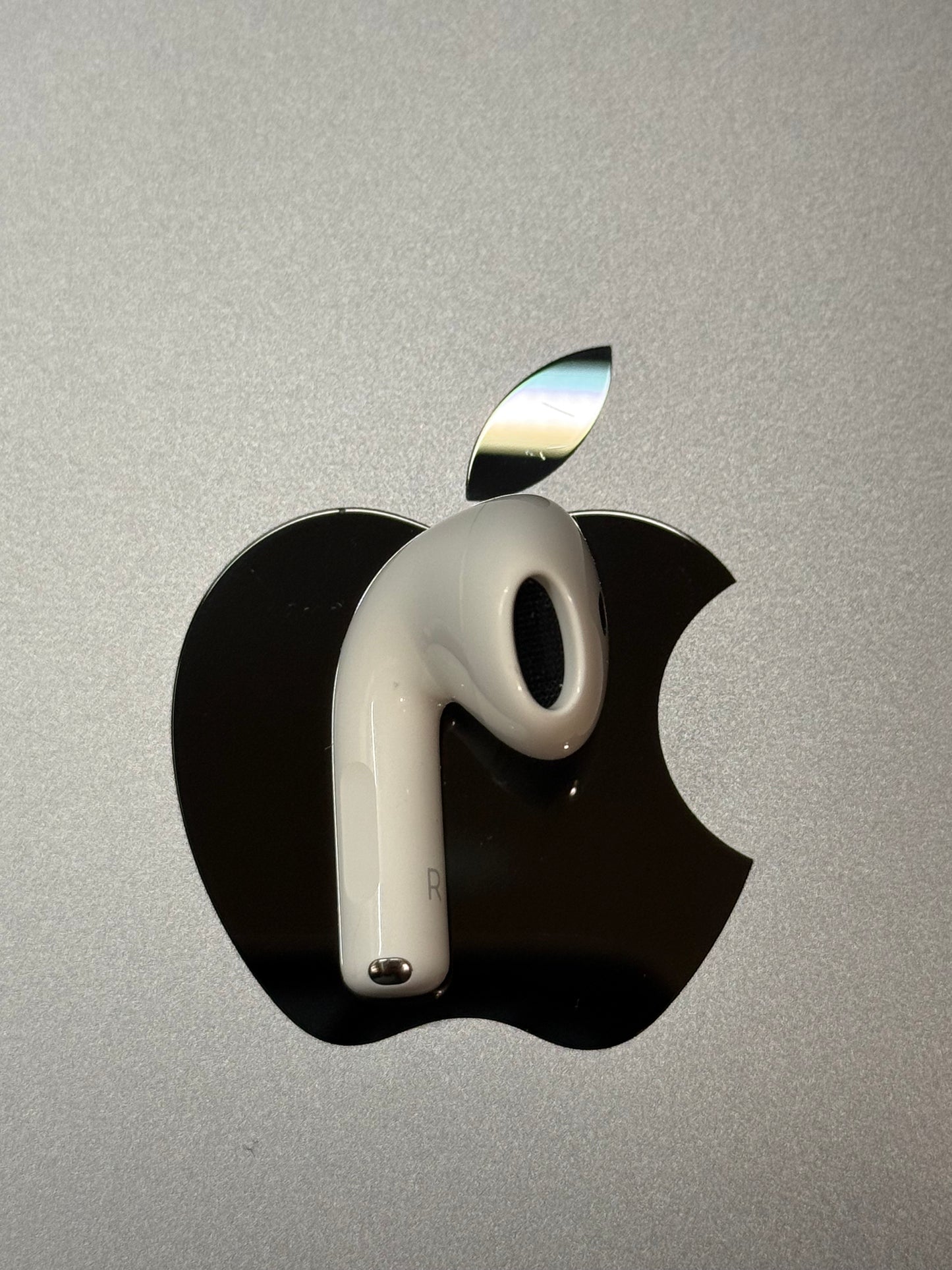Genuine Apple AirPods 4th Gen (Right Side Only) Replacement - Model A3050 or A3055