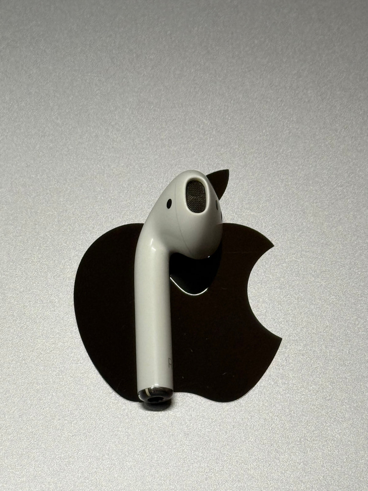 Replacement Right AirPod for AirPods 2nd Gen โ Model A2032