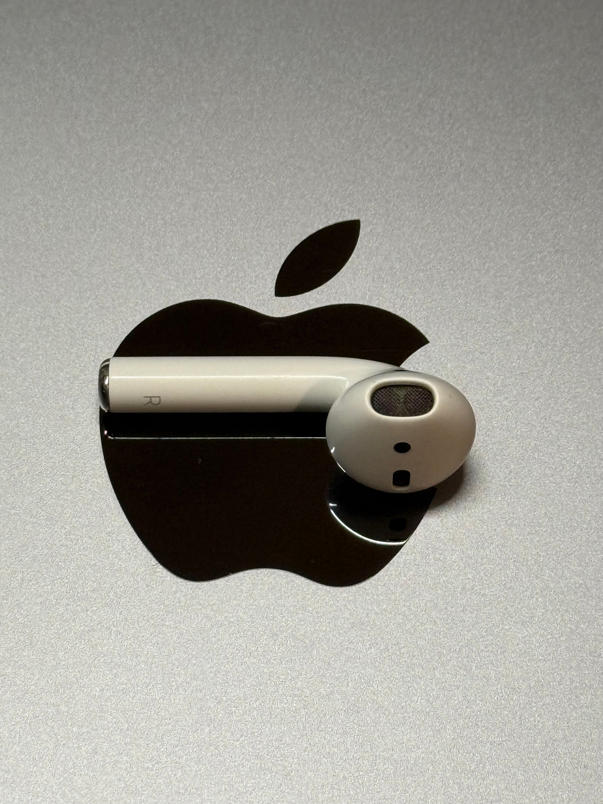 Replacement Right AirPod for AirPods 2nd Gen โ Model A2032