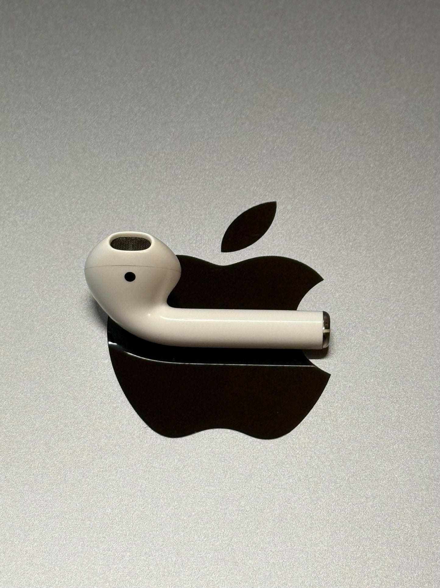 Replacement Right AirPod for AirPods 2nd Gen โ Model A2032