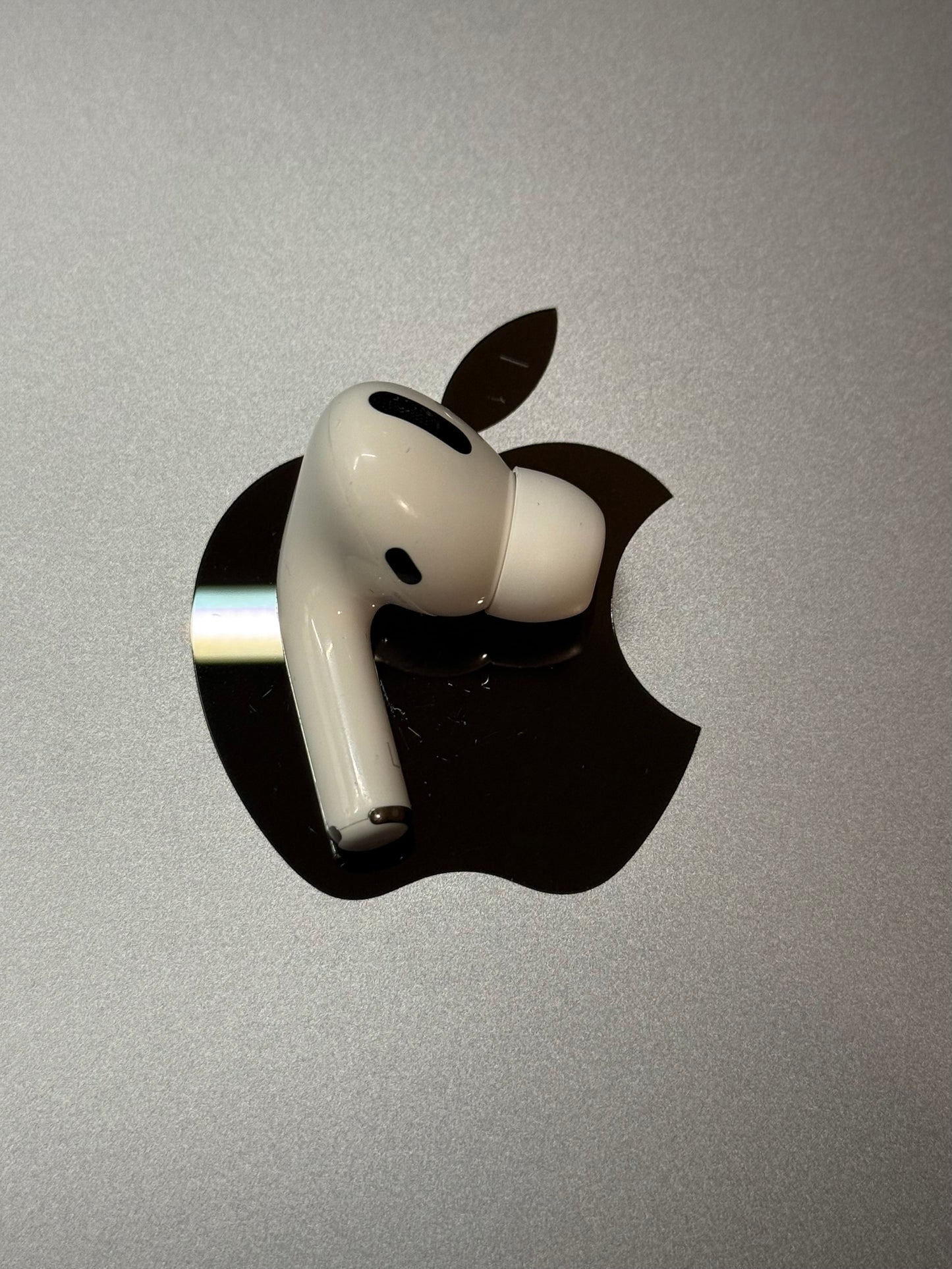 Left Only Apple AirPods Pro 1st Gen Genuine Replacement - Model A2084